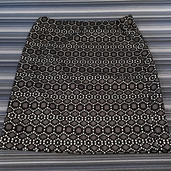 Black and White Skirt by Ripe - Picture 1 of 2